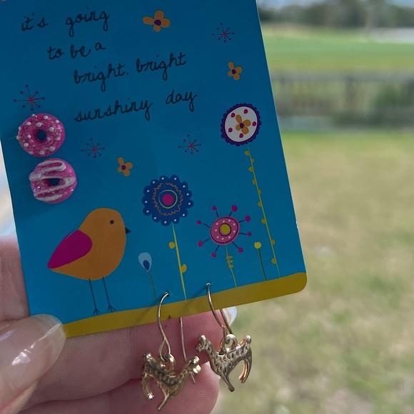 ✨2 Pairs Included✨ Donuts & Llamas - Earrings - Never Worn - Picture 2 of 2